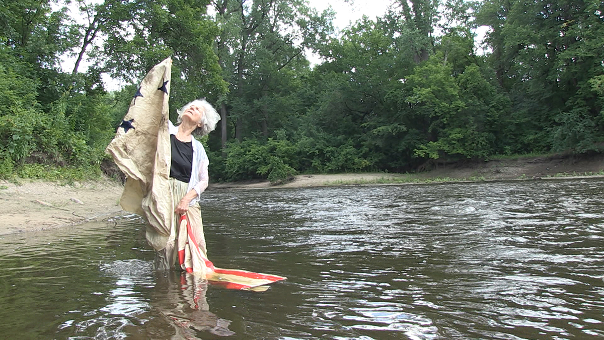 Simone Forti, Flag in the Water, 2015. HD 1080i, 19:46 min. Camera and editing: Jason Underhill. Performance on July 27th, 2015. Courtesy the artist and The Box, Los Angeles.